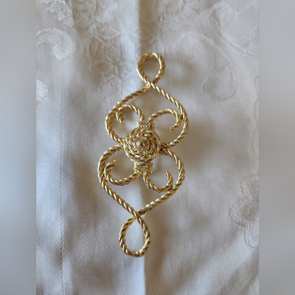 Beautiful Gold Rope Swirl Pin/Brooch! - Picture 2 of 6